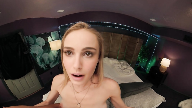 VR deepfake porn with sexy teen blondie Natalie Portman