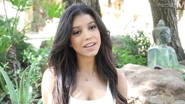 Jenna Ortega using her pussy to get some cash - real fakes