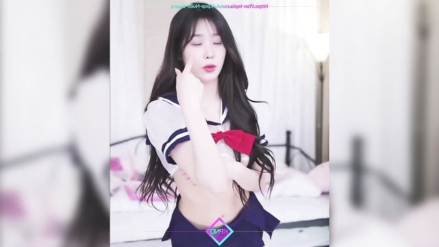 Fake IU (이지은 가짜 포르노) hot babe in schoolgirl costume dances on camera