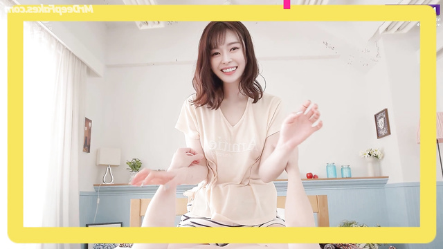 Korean cutie Nara (권나라 헬로비너스) loves gentle fun / real fake