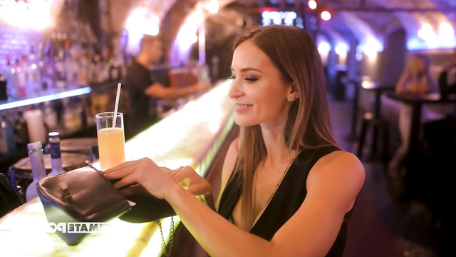 Emily Blunt sucks dick in the bar, hot deepfake video