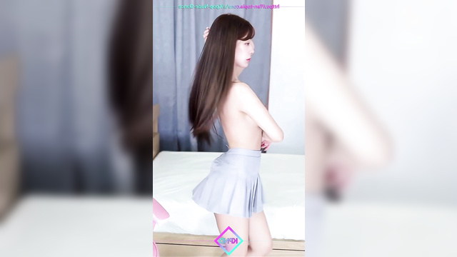 Busty brunette dances on camera, Taeyeon SNSD real fake (태연 가짜 포르노)
