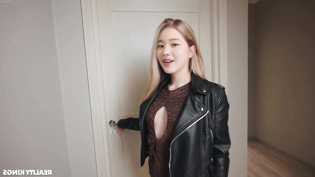 Fake Wonyoung (장원영 아이브) babe brought lover to her place for fucking