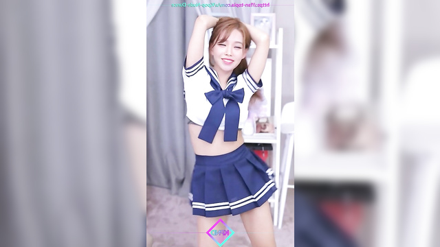 Karina aespa [카리나 가짜 포르노]. Korean schoolgirl is hungry for fucking