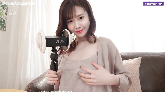 Yoona records her masturbation on a special microphone (딥 페이크 에로틱 윤아)