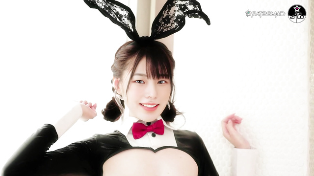 Hot fuck in a small rabbit suit - Minji (민지 딥 페이크 에로틱) real fake