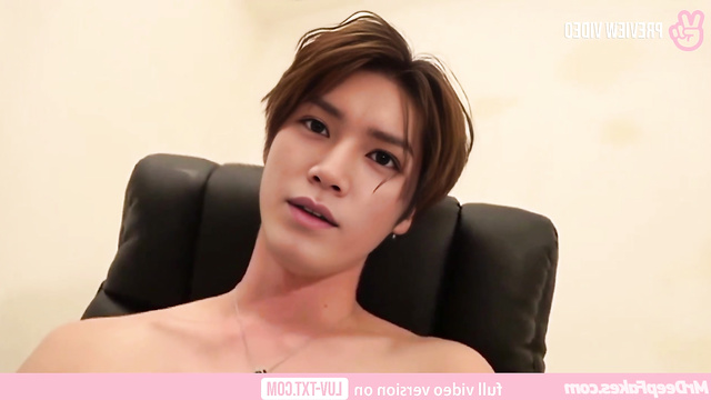 Taeyong took off his panties so he could have his penis jerked off 성인 태용