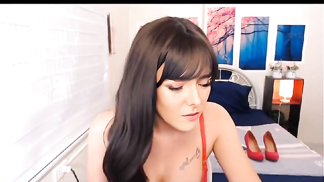 Sexy deepfake chick Ariadne Diaz streams in a red bra