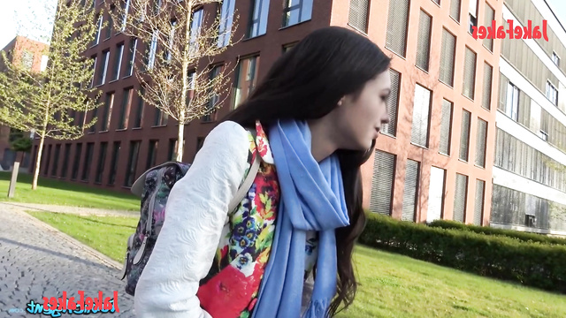 Blowjob on the street near her university - Jenna Ortega face swap
