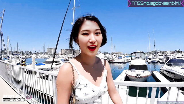 Sana (Twice) afternoon walk before giving herself to a guy (케이팝 스타 사나)