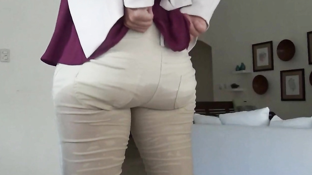 Elegant babe in a business suit Emma Watson peed in her pants - fake