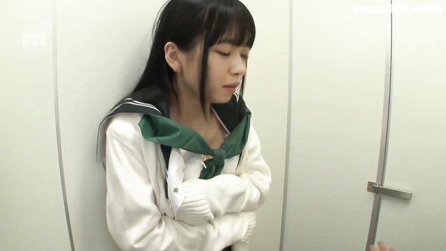 Japanese schoolgirl fucked in the toilet, Nanase Nishino (西野七瀬 乃木坂46)