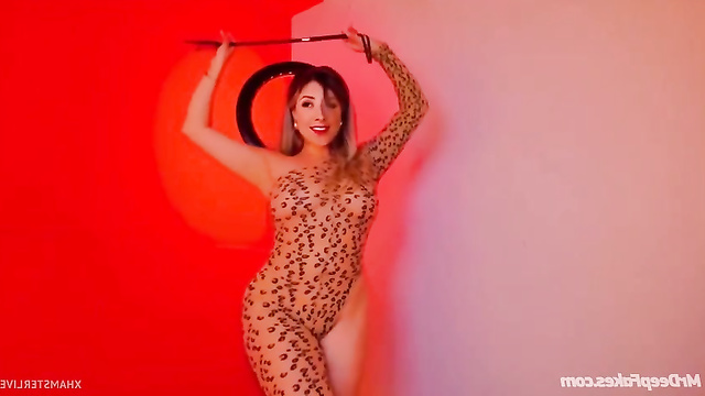 Deepfake cutie Diana Guerra in sexy leopard outfit