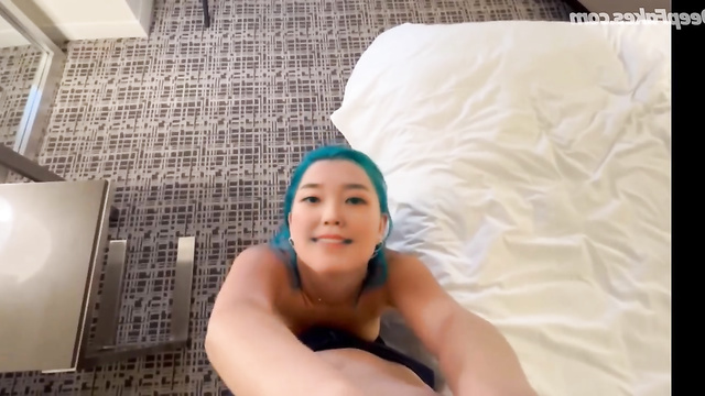 Girl with colored hair sucks your cock every day (이지은 얼굴 스왑) IU fakeapp
