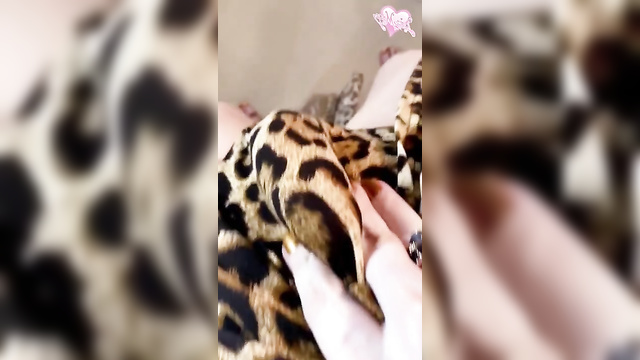 Horny Melissa Rauch plays tease with her dick in a leopard print dress