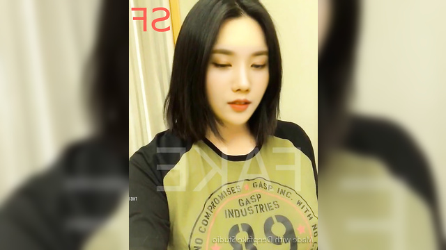 IZ*ONE DeepFakeKPop // 아이즈원 권은비 딥페이크 // Eunbi Shows Her Boobs